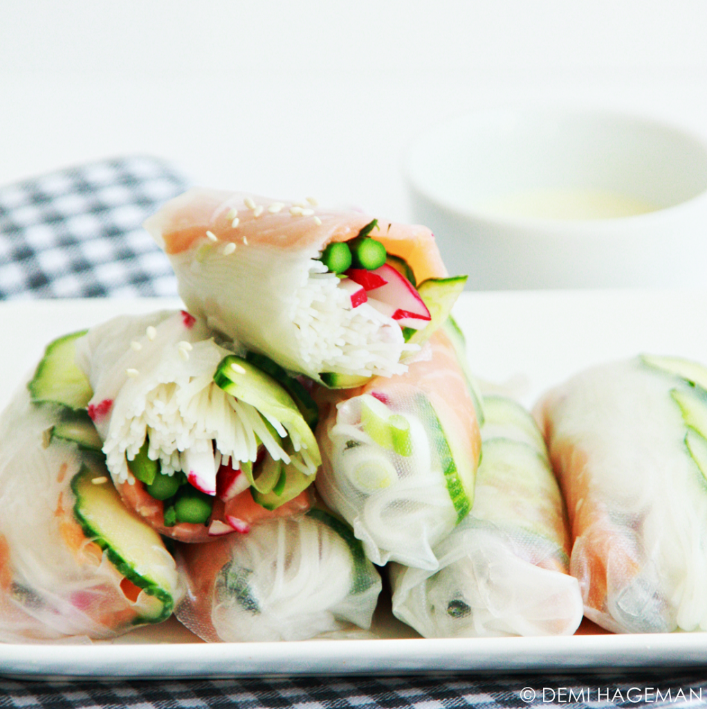 springrolls met gerookte zalm en asperges
