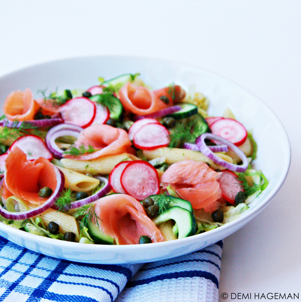 pastasalade met gerookte zalm