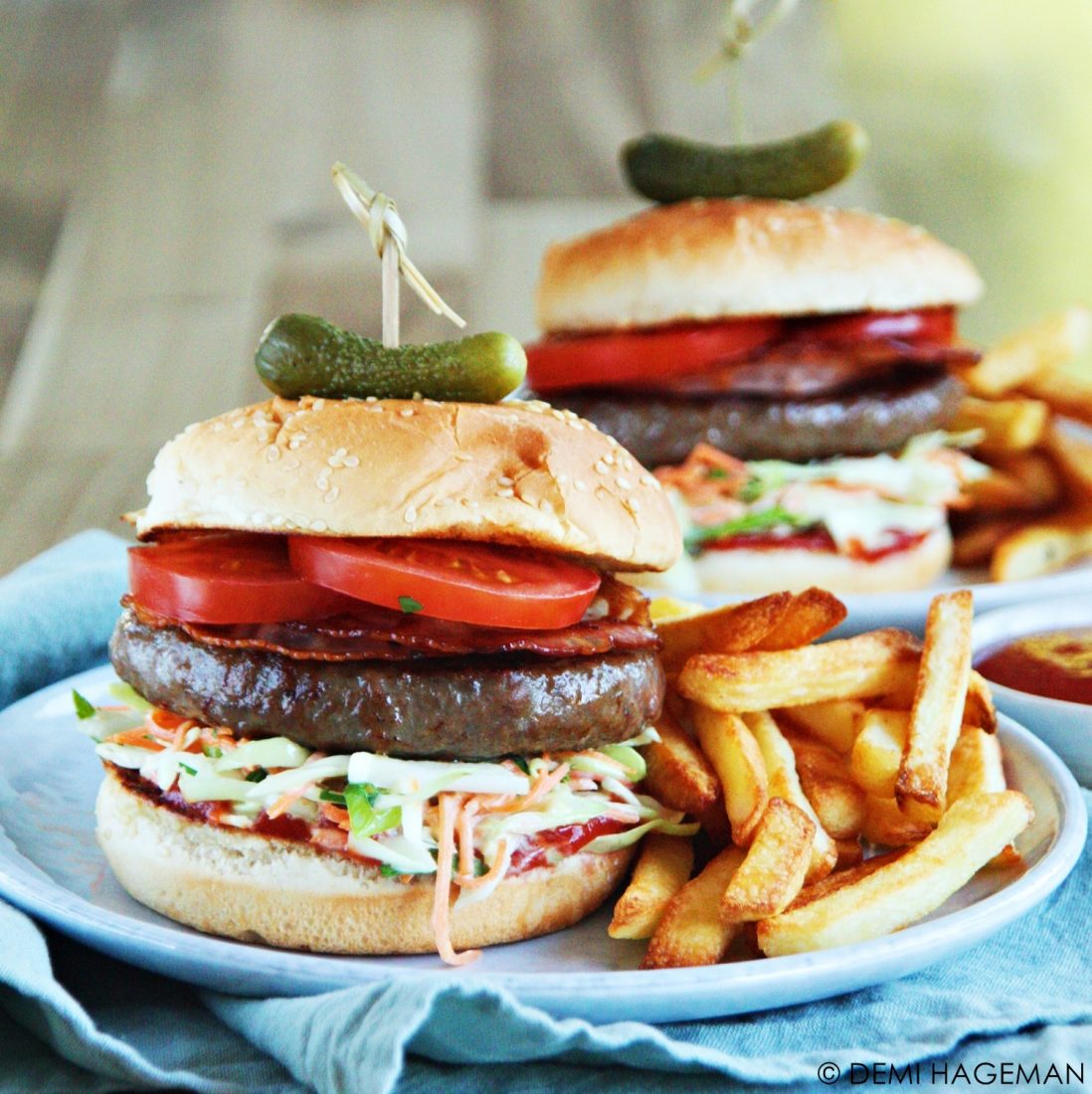 hamburgers met coleslaw