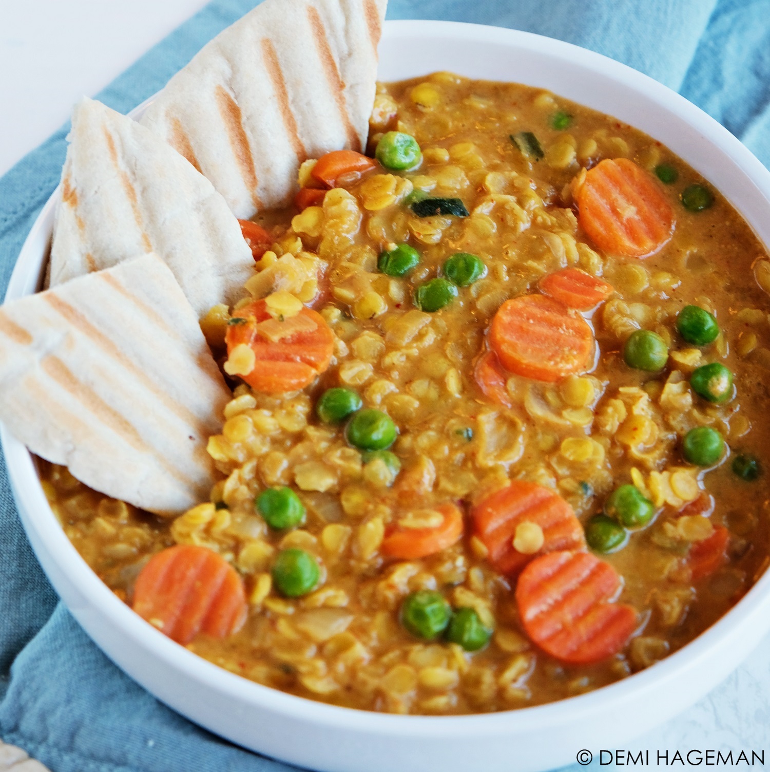 Makkelijke linzensoep met ingrediënten uit de voorraadkast StudioKOOK