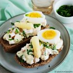 witte aspergesalade met ham en ei