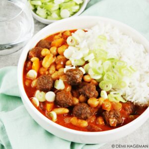 rode curry met gehaktballetjes