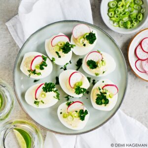 gevulde eieren met roomkaas gevulde eieren met kruidenroomkaas
