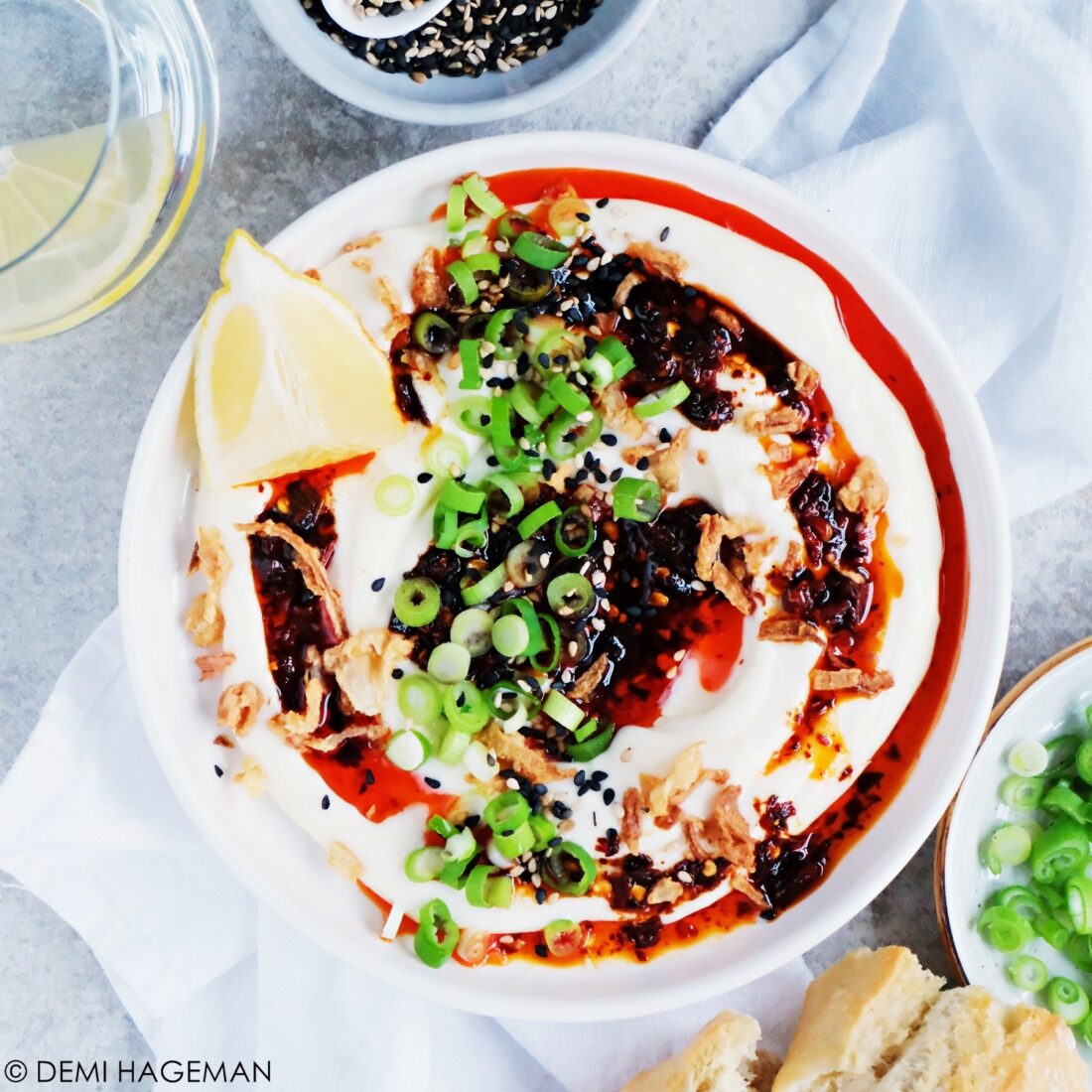 aïoli met crispy chili olie aioli met cripsy chili olie